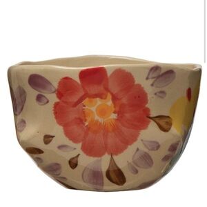 New with tags. From Creative Co-Op. Such a pretty and unique hand painted bowl.